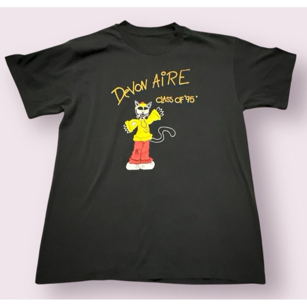 VINTAGE 95' DEVON AIRE T-SHIRT Mens Small Black Class of 95 Cat